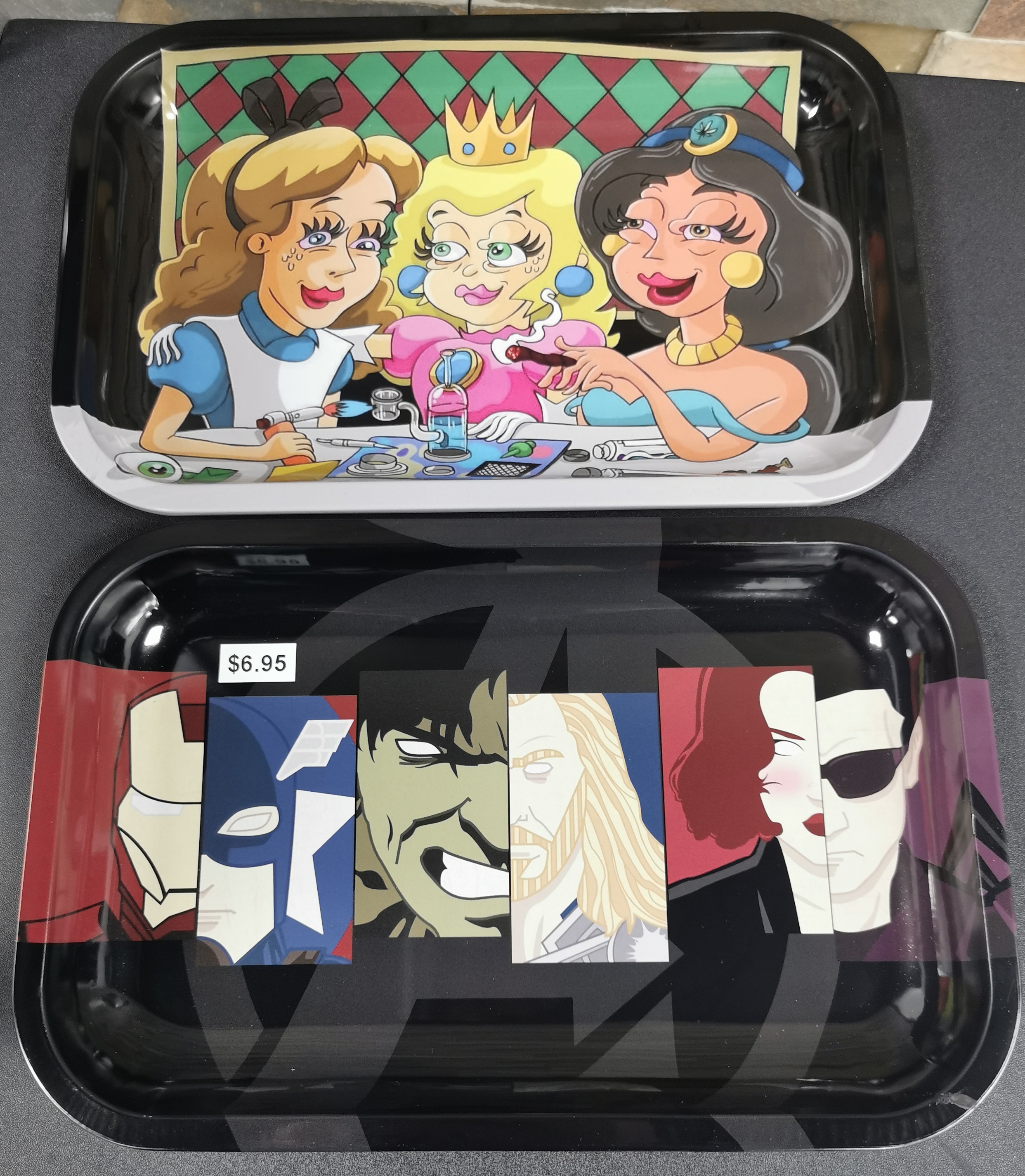 Rolling Tray - Illustrated